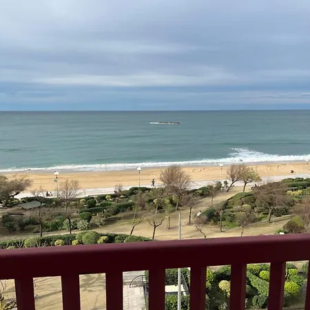 Grand Vue Ocean Apartment *
